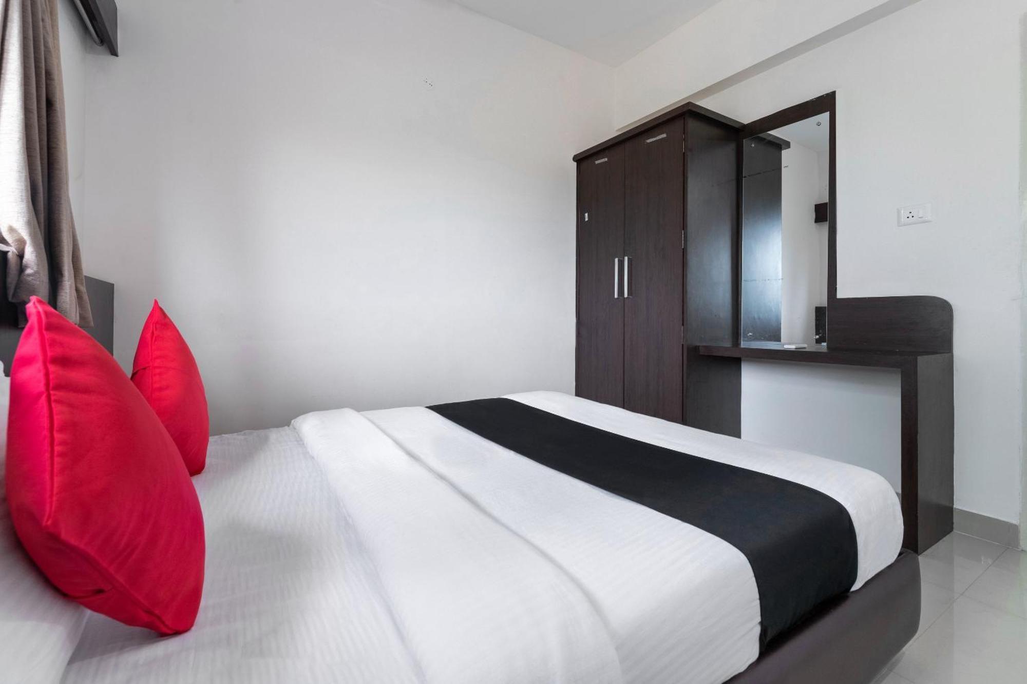 Super Collection O Nirvikalpa Hotel Ullāl Екстериор снимка